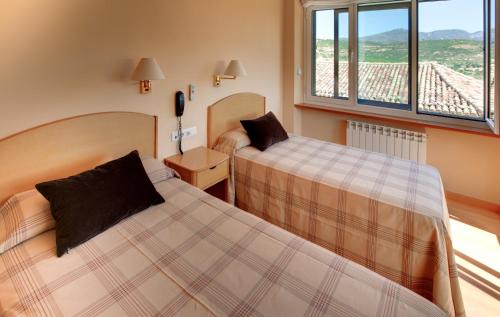 Ayerbe Hotel | Hotel Villa de Ayerbe