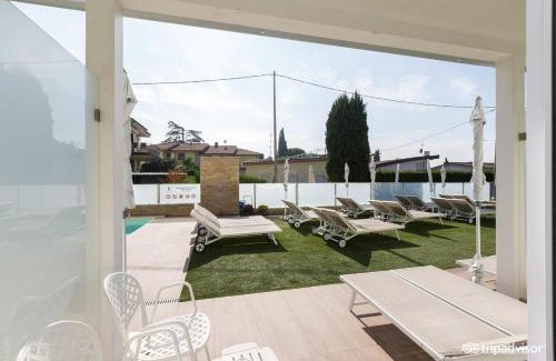 Cisano Hotel | Hotel Villa Katy