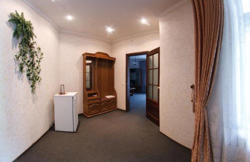 Zarichnyi District Hotel | Hotel Voskresensky