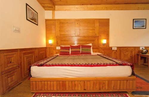 Vashist Bed & Breakfast | Hotel Vyas Vatika offer well designed and ready to use rooms located at manali.