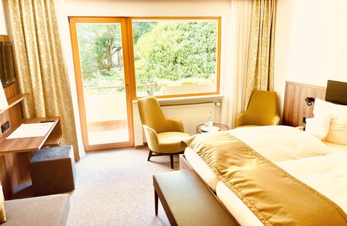 Poltersdorf Hotel | Hotel Weingut Dehren