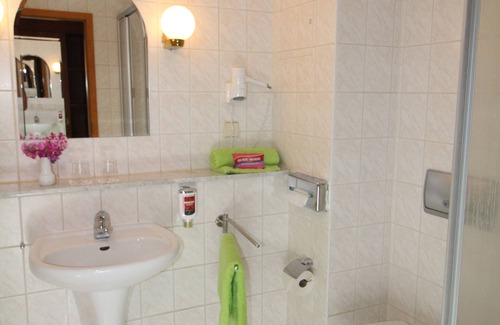 Kerspleben Hotel | Hotel Weisser Schwan