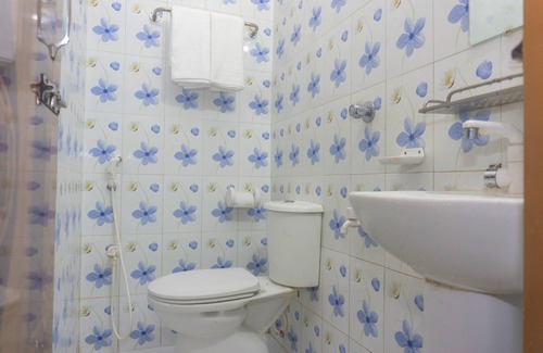Dhaka Hotel | Hotel White House International Residential - Family Room - AC
