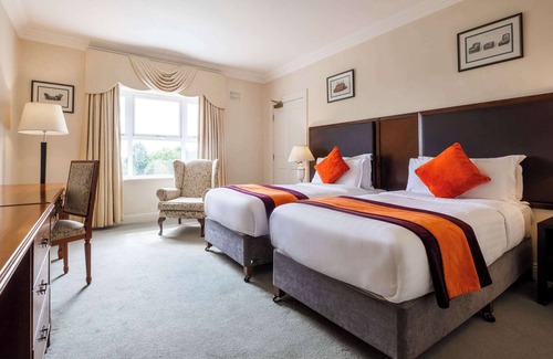 Ennis Hotel | Hotel Woodstock, an Ascend Hotel Collection Member