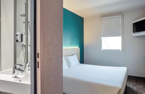 Change Hotel | hotelF1 Laval