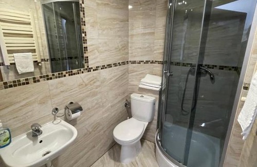 Raszyn Bed & Breakfast | Hotelik Gold