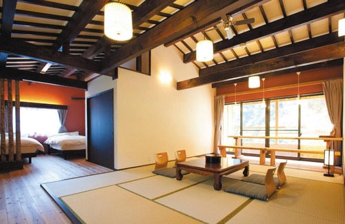 Kamikawa House | Houraku
