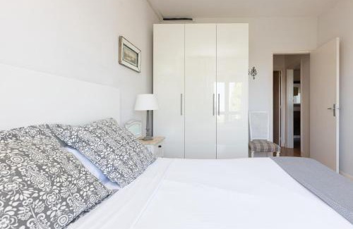 El Baix Guinardo Apartment | Housalia Guell Gaudi