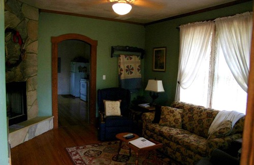 Fredericksburg House | House ∙ 1 bedroom ∙ 6 guests