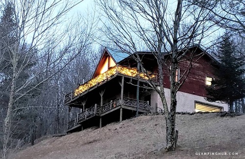Wolf Laurel House | House ∙ 1 bedroom ∙ 10 guests