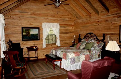 Kountze House | House ∙ 1 bedroom ∙ 2 guests