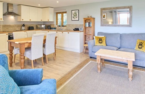 Aldington House | House ∙ 1 bedroom ∙ 2 guests