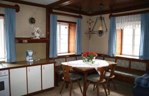 Stall House | House ∙ 15 guests