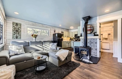 Indian Hills House | House ∙ 2 bedrooms ∙ 5 guests