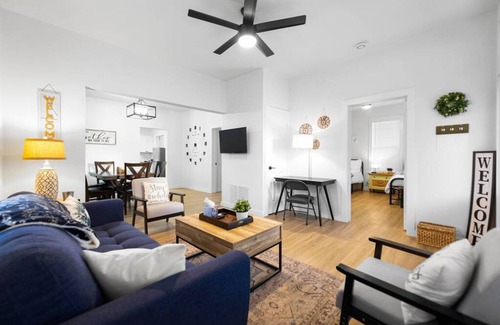 Waco House | House ∙ 2 bedrooms ∙ 6 guests