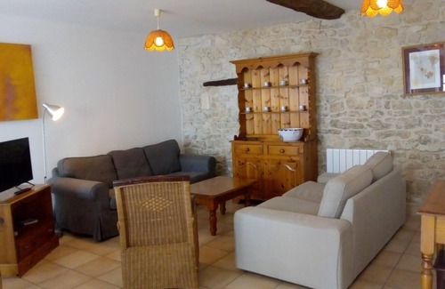 Ternant Apartment | House 2 sleeps 8 3 bedrooms 1 bathroom