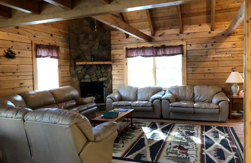 Hico House | House ∙ 4 bedrooms ∙ 16 guests