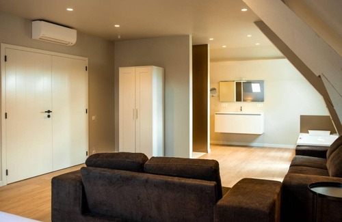 Moorslede House | House ∙ 5 bedrooms ∙ 10 guests