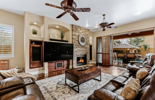 Power Ranch House | House ∙ 6 bedrooms ∙ 16 guests