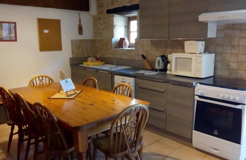 Ternant Apartment | House 6 sleeps 5/6 3 bedrooms 1 bathroom