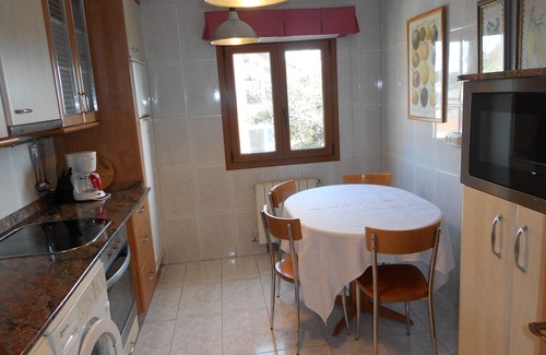 Guarnizo House | House 9 km from Santander and 6 km from Cabárceno: Casa Los Mozos