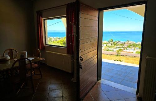 Spata-Artemida House | House Anatoli, veranda with view, 11 km to airport, 450 m to beach