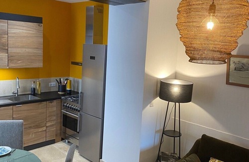 Noyers-sur-Serein House | House-Balcony-Private Bathroom