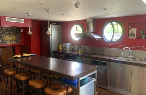 Suresnes Boat Rental | House boat for Summer Olympics in Paris