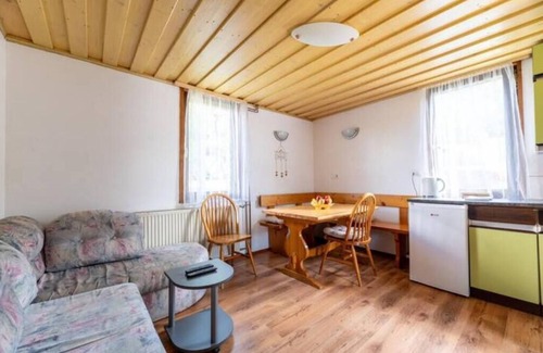 Skofja Loka House | House Borovnica with private hot tub
