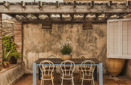 Peratallada Cottage | House Casa de les Voltes