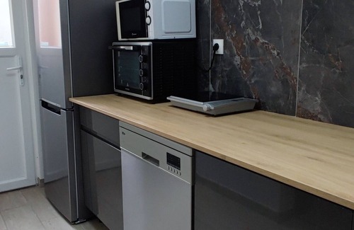 Andernos-les-Bains House | House close to lake and amenities. Ocean accessible by bike.