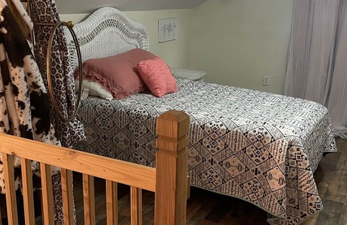Dickel House | House. Converted Dairy Barn-5 minutes from Historic Bell Buckle and Webb School