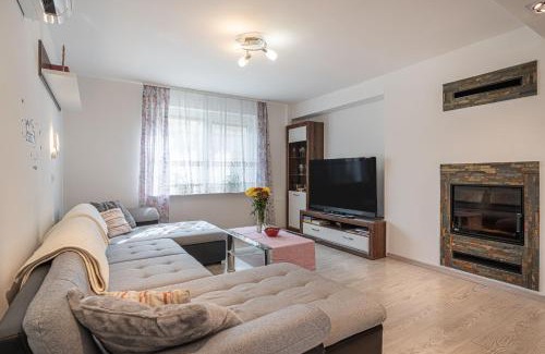 Velike Bloke Apartment | House Dijana With Pool - Happy Rentals