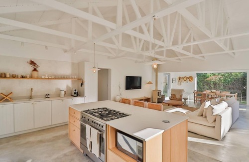 Onrus House | House Fál · Private gem with large garden