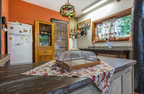 Veloso House | House High Standard 5 min from Curral Ilhabela Beach in gated community