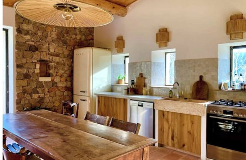 Beaurecueil House | House in Aix en pce at the foot of Sainte Victoire