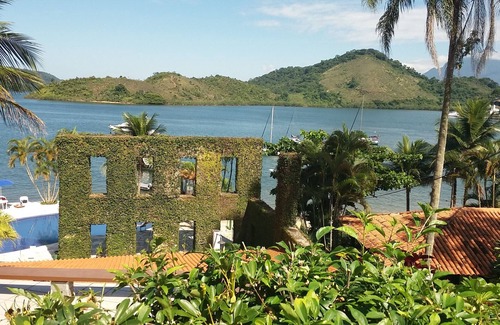 Itanema Condo | House in Angra's paradise. Km 500,5 Rio Santos Neighborhood Itanema.