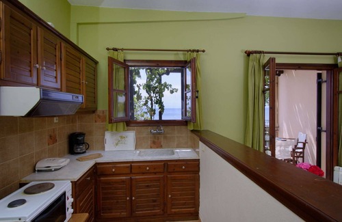Lefokastron Apartment | House in Lefokastro - in front of the beach + Wi-Fi #2