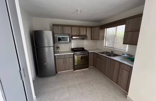 Torreon House | House in residential area, near TSM
