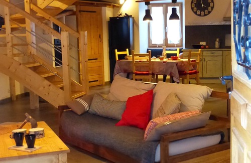 Vicdessos Cottage | House in the heart of the village, close to amenities and starting hikes