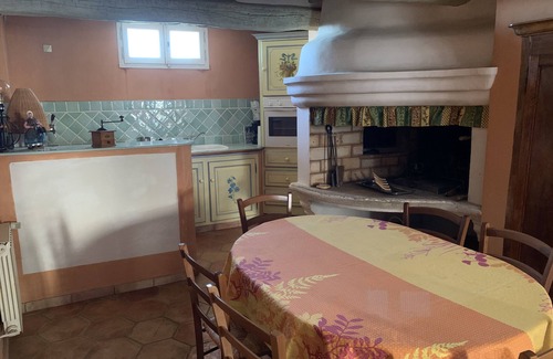 Regusse House | House in the heart of the village, in the Verdon National Park, near the lakes.