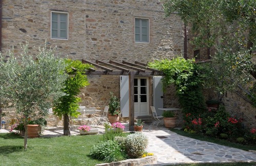 Sant'Andrea di Compito House | House in the village near Lucca