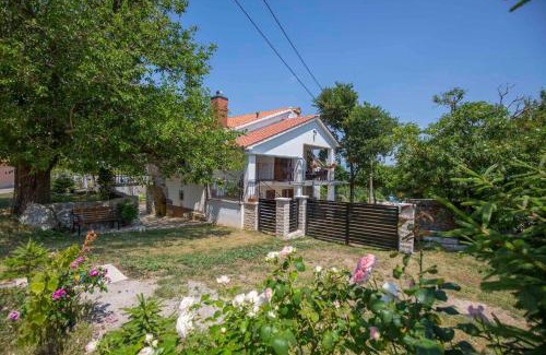 Bartici House | House Josip