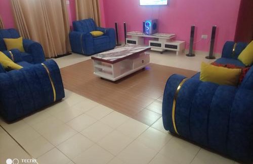 Central Province House | house