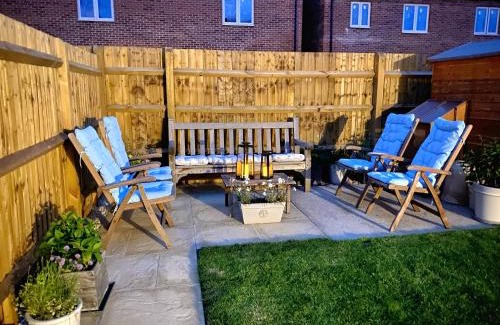Bicester House | House Launton Village - close to Tythe Barn, Blenheim Palace & Bicester Shopping