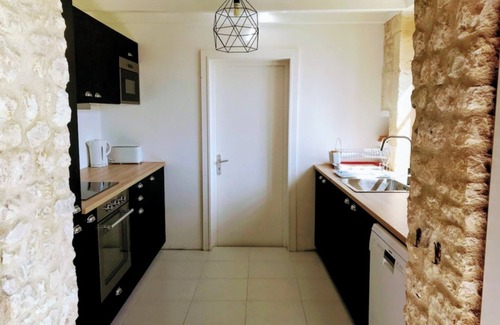 Mortiers House | House 'Les Roses De Jonzac' with private pool, private terrace, and Wi-Fi