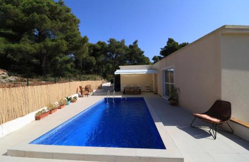 Rukavac Villa | House Leta Cozy Hideaway with Pool