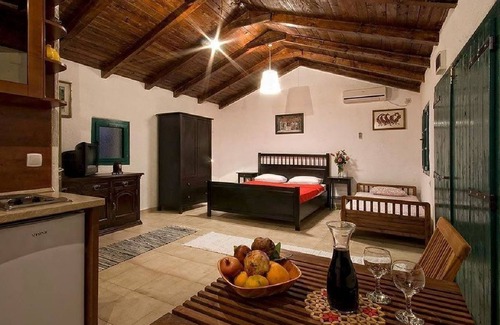 Podmaine House | House Luka (92781-K1) - Budva