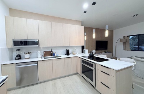 North Miami Beach House | House of Flair: Modern Art Haven
