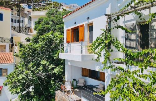 Evdilos House | House of light